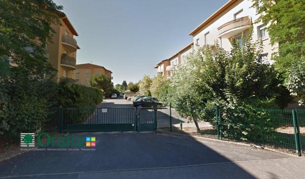 Parking · Location Villefranche Sur Saone (69400)