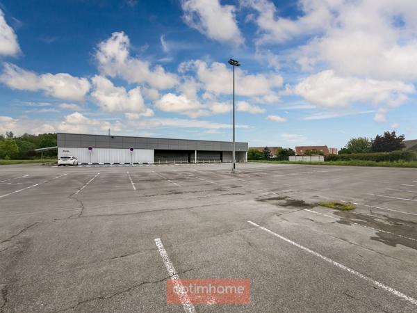 OPPORTUNITÉ D’IMPLANTATION COMMERCIALE – 1 707 M² + 250 STATIONNEMENTS