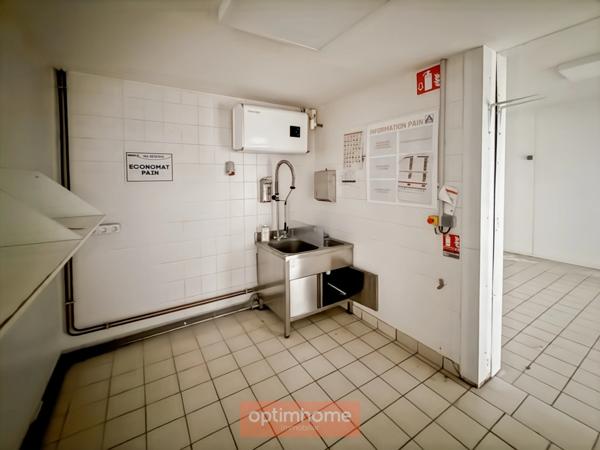 OPPORTUNITÉ D’IMPLANTATION COMMERCIALE – 1 707 M² + 250 STATIONNEMENTS