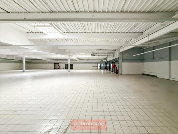 OPPORTUNITÉ D’IMPLANTATION COMMERCIALE – 1 707 M² + 250 STATIONNEMENTS