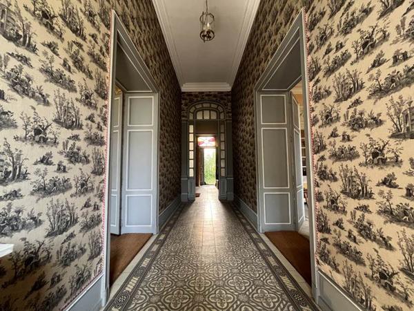 Maison 192 240 € Confolens 10 p 375 m² DPE C