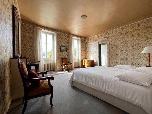 Maison 192 240 € Confolens 10 p 375 m² DPE C