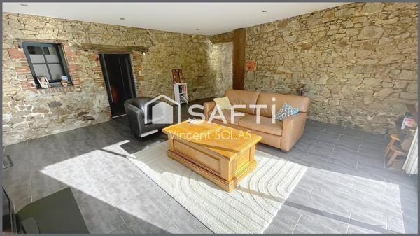 Maison en Pierre Rénovée de 210 m² sur 937 m² - 6 Chambres - 3 SDE - 3 WC - Piscine