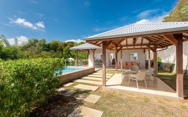 Maison à vendre    4 pièces • 113 m2 Le François