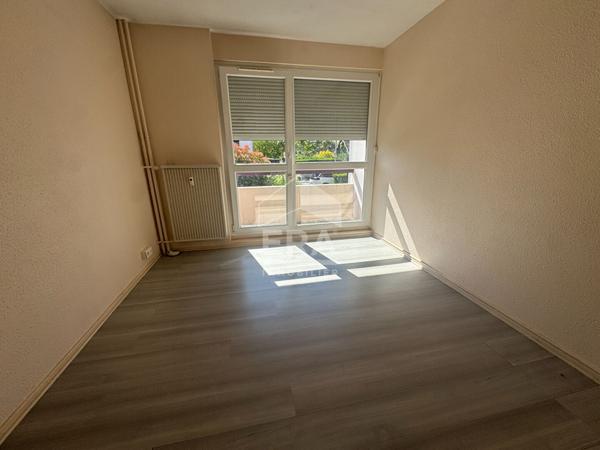 APPARTEMENT  3 PIECES RDC  2 BALCONS 60 M² CAVE PARKING PRIVATIF LURE