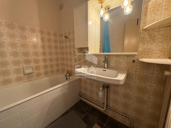 APPARTEMENT  3 PIECES RDC  2 BALCONS 60 M² CAVE PARKING PRIVATIF LURE