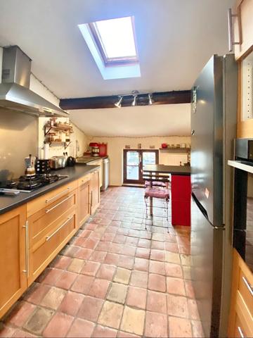 Appartement ancien 3 pièces 92 m² avec cave et parking