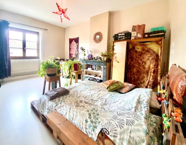 Appartement ancien 3 pièces 92 m² avec cave et parking