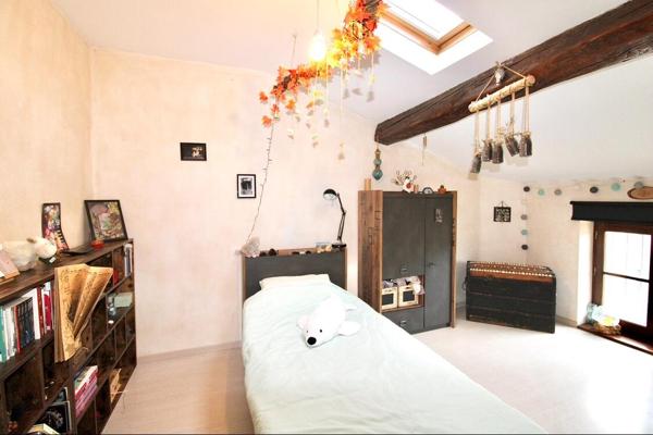 Appartement ancien 3 pièces 92 m² avec cave et parking