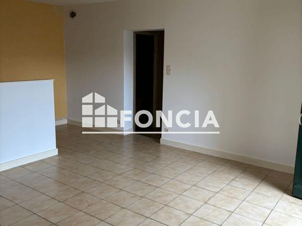 Location Appartement 3 pièces 59.53 m² - 38 RUE DES MAUGES Saint Laurent De La Plaine 49290