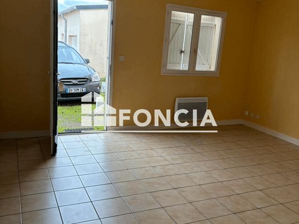 Location Appartement 3 pièces 59.53 m² - 38 RUE DES MAUGES Saint Laurent De La Plaine 49290