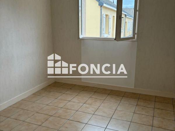 Location Appartement 3 pièces 59.53 m² - 38 RUE DES MAUGES Saint Laurent De La Plaine 49290