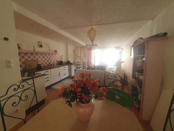 MAISON DE VILLE AVEC COURETTE 120M²