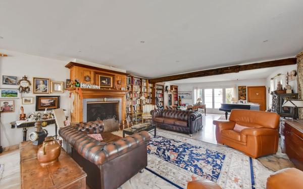 Maison à vendre    4 pièces • 207,77 m2 Saint-Martin-de-Ré