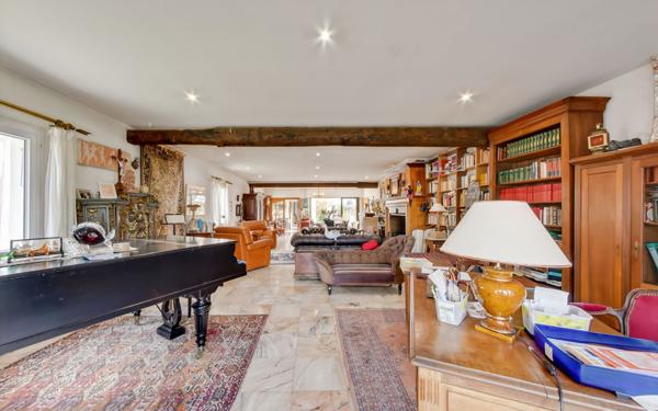 Maison à vendre    4 pièces • 207,77 m2 Saint-Martin-de-Ré