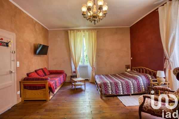 Maison 7 pièces de 230 m² à Groléjac (24250)