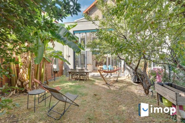 MAISON CONTEMPORAINE – JARDIN – 3 CHAMBRES – BUREAU – STATIONNEMENT