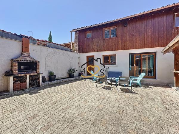 Billom (63160) Ensemble immobilier à Billom