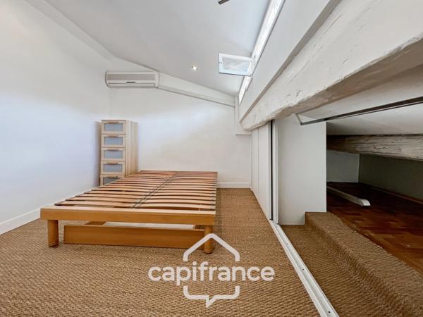 Dpt Var (83), à vendre LA SEYNE SUR MER appartement T3 de 62,85m² de surface totale Rénové.