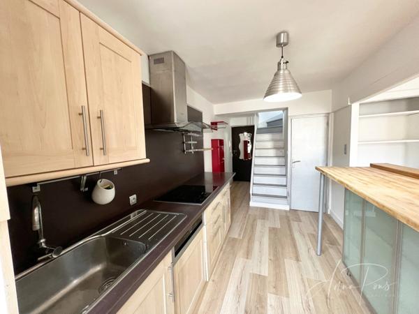 Dpt Var (83), à vendre LA SEYNE SUR MER appartement T3 de 62,85m² de surface totale Rénové.