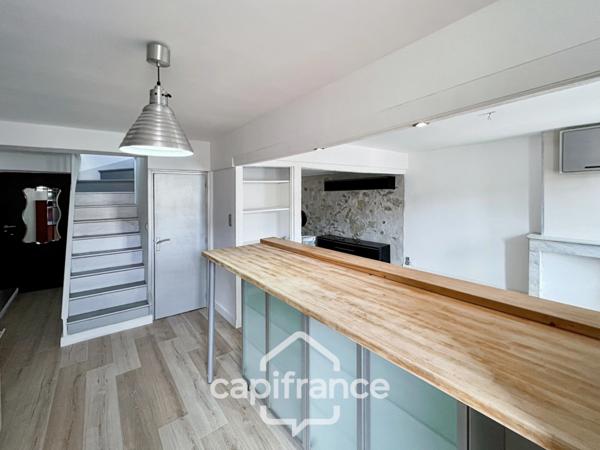Dpt Var (83), à vendre LA SEYNE SUR MER appartement T3 de 62,85m² de surface totale Rénové.
