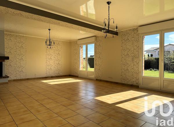 Maison traditionnelle 5 pièces de 119 m² à Octeville-sur-Mer (76930)