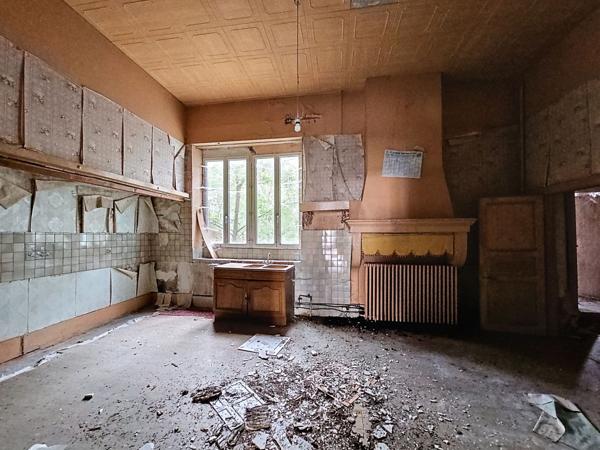 Ensemble immobilier à rénover Gondrecourt-le-château Ensemble immobilier à rénover Gondrecourt-le-château