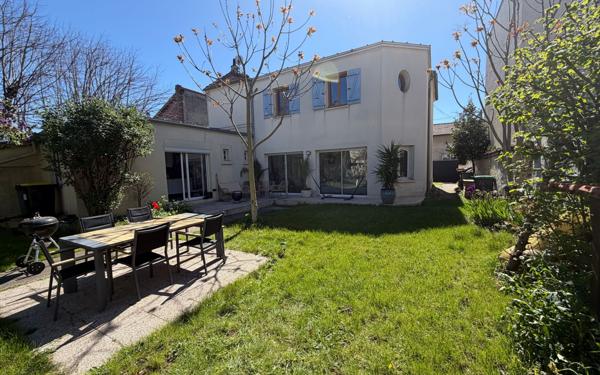 Maison à vendre    7 pièces • 190 m2 Saint-Maur-des-Fossés