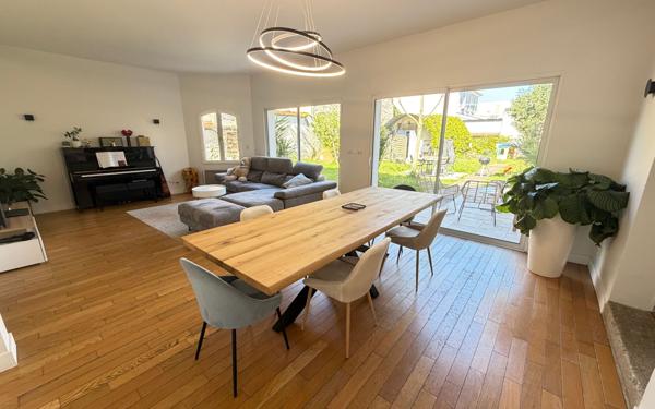 Maison à vendre    7 pièces • 190 m2 Saint-Maur-des-Fossés