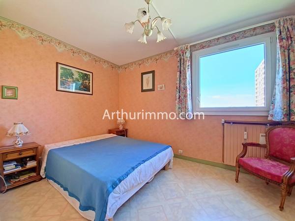 Vente                                                      Appartement
                        
                     4 pièces                      81 m2                     à Boissy-Saint-Léger