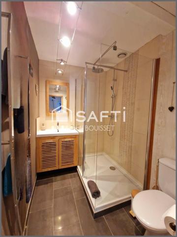 Investisseur qui cherche plus qu'un chiffre d'affaires, Chambres d'hôtes, dont 8 chambres, offrant un bon rendement annuel de 100 000 €.