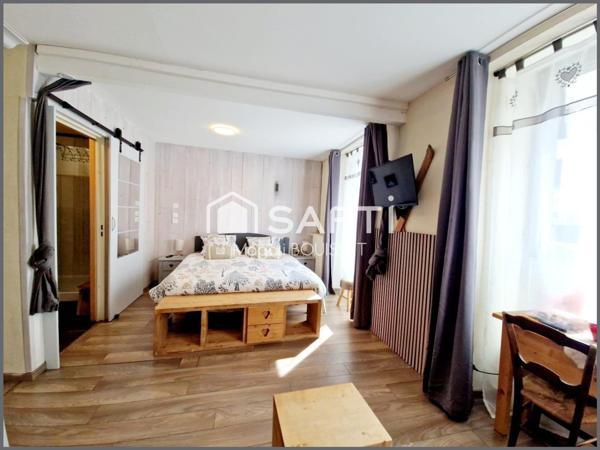 Investisseur qui cherche plus qu'un chiffre d'affaires, Chambres d'hôtes, dont 8 chambres, offrant un bon rendement annuel de 100 000 €.