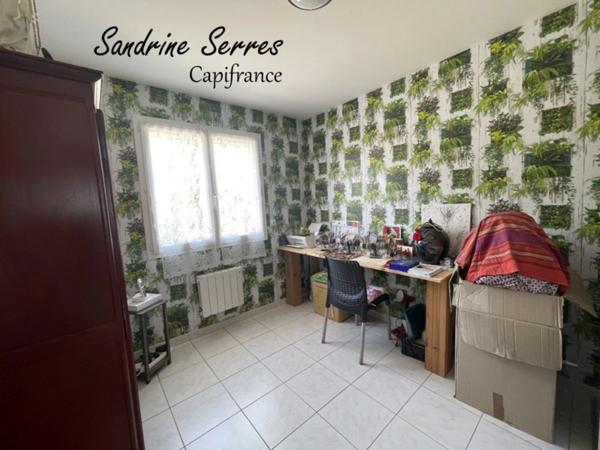 À vendre - Villa T5 de plain-pied avec grand terrain.