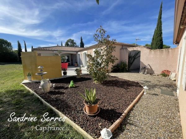 À vendre - Villa T5 de plain-pied avec grand terrain.