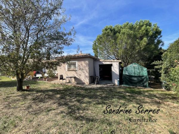 À vendre - Villa T5 de plain-pied avec grand terrain.