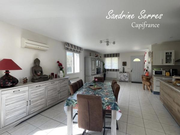 À vendre - Villa T5 de plain-pied avec grand terrain.