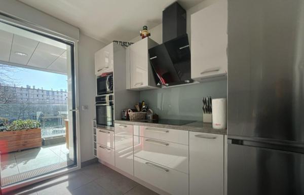 T4 - 88m2 - SEJOUR - CUISINE - 3 CHAMBRES - 2SDB - 2 WC - 1 CAVE - 1 PARKING