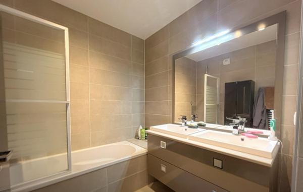 T4 - 88m2 - SEJOUR - CUISINE - 3 CHAMBRES - 2SDB - 2 WC - 1 CAVE - 1 PARKING