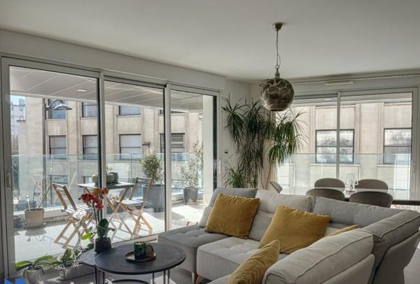 T4 - 88m2 - SEJOUR - CUISINE - 3 CHAMBRES - 2SDB - 2 WC - 1 CAVE - 1 PARKING