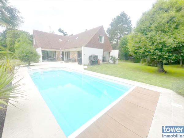 Propriete
                                                                                                                                                                                                                                                                                                                        9 pièce(s)                                                                                                                                                                                                          7 chambre(s)                                                                                                                                                                                                          260  m²