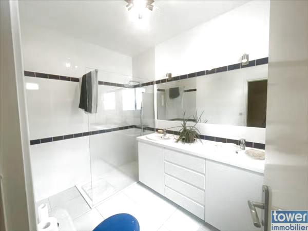 Propriete
                                                                                                                                                                                                                                                                                                                        9 pièce(s)                                                                                                                                                                                                          7 chambre(s)                                                                                                                                                                                                          260  m²