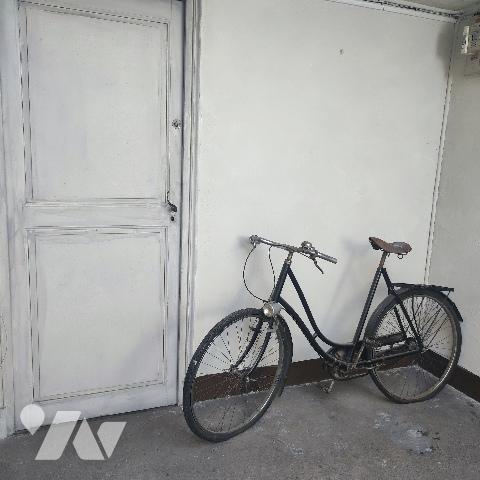 Centre-ville - Appt T4 de caractère en BE de 114 m² hab. en 1er étage avec atelier, grenier ...