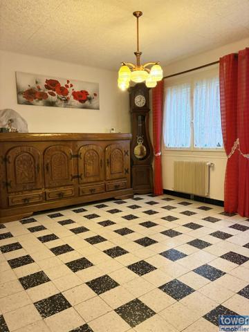 Maison
                                                                                                                                                                                                                                                                                                                        7 pièce(s)                                                                                                                                                                                                          2 chambre(s)                                                                                                                                                                                                          82  m²