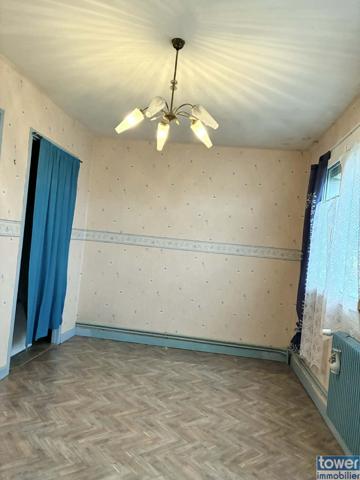 Maison
                                                                                                                                                                                                                                                                                                                        7 pièce(s)                                                                                                                                                                                                          2 chambre(s)                                                                                                                                                                                                          82  m²
