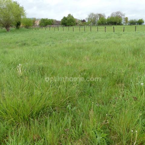 Precy-sous-Thil proche, terrain à bâtir de 1590m2.