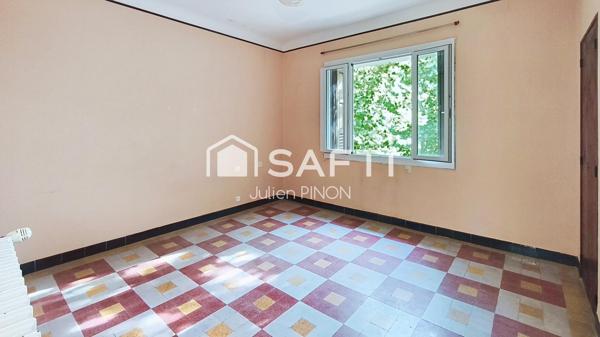 Maison avec jardin et grand garage en centre ville d'APT