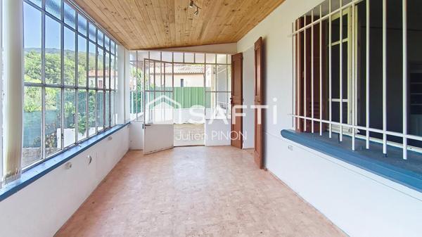 Maison avec jardin et grand garage en centre ville d'APT