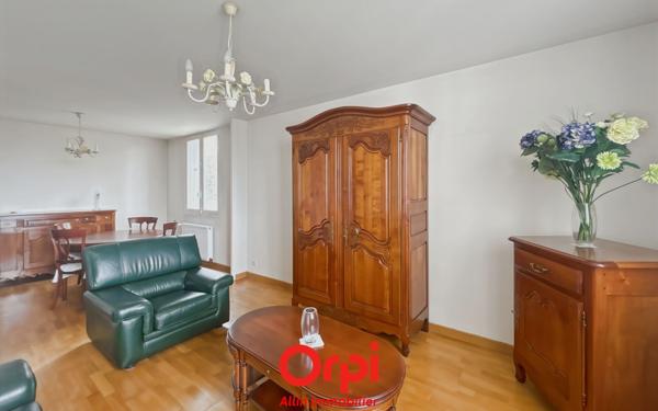 Appartement à vendre    3 pièces • 63,79 m2 Montluçon