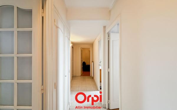 Appartement à vendre    3 pièces • 63,79 m2 Montluçon