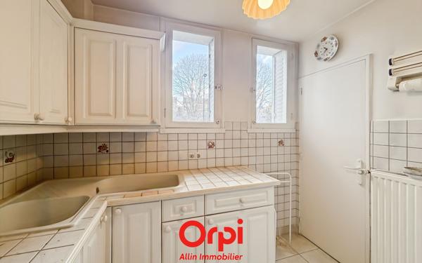 Appartement à vendre    3 pièces • 63,79 m2 Montluçon